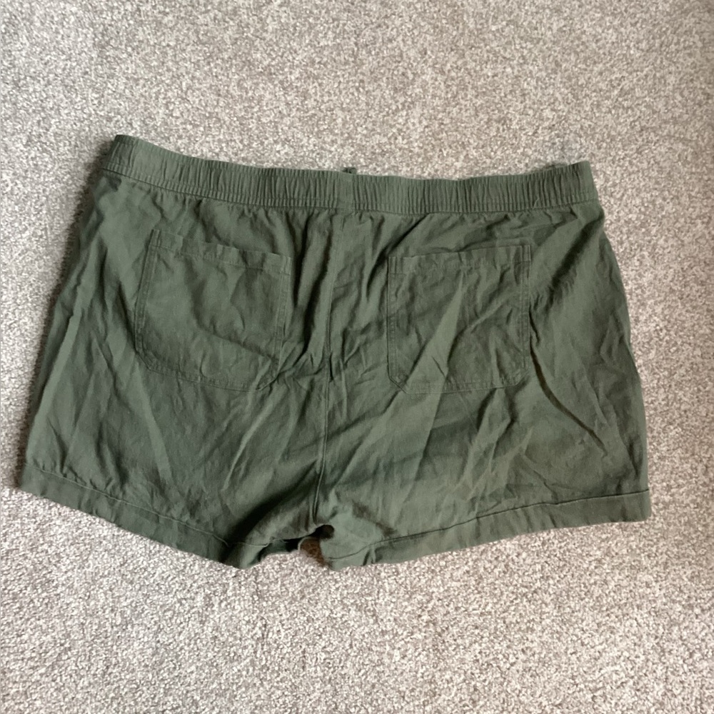 Old Navy Women's Green Shorts - Picture 2 of 2